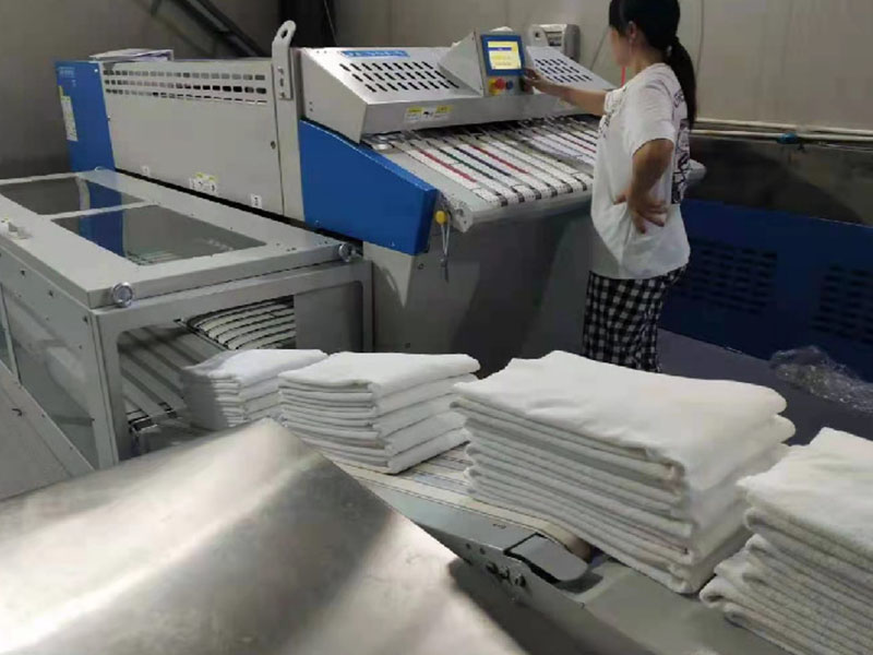 双桥巾类折叠机-02